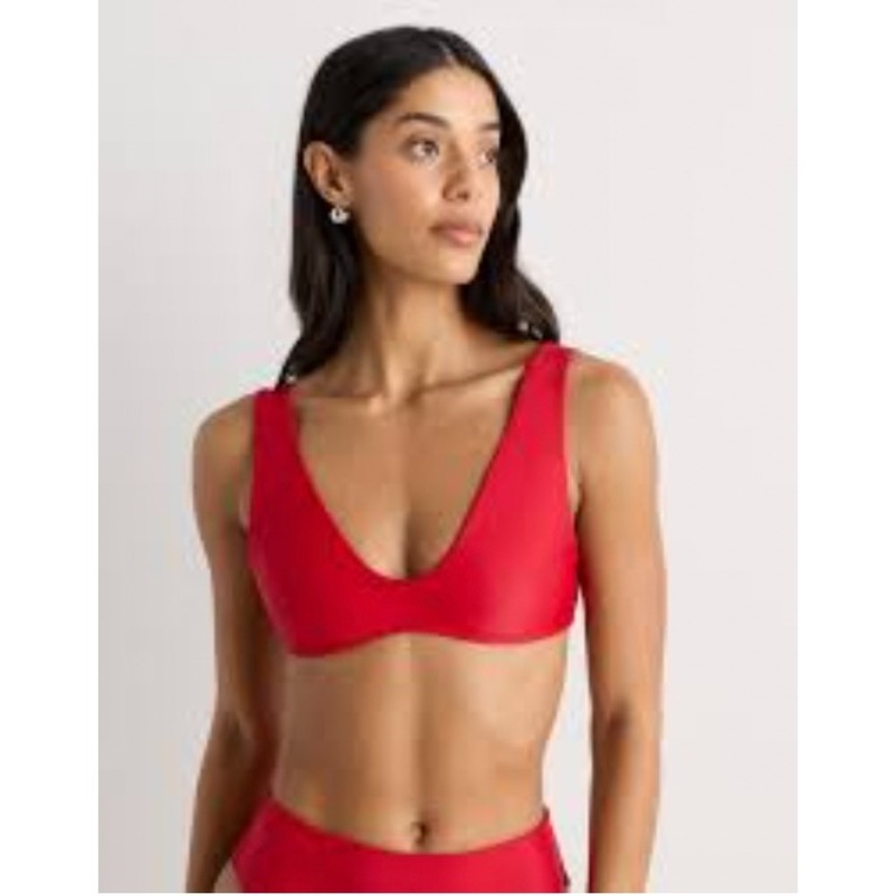 Quince Italian Plunge Bikini Top Red Scoop Neck Size Large Sustainable Swimwear